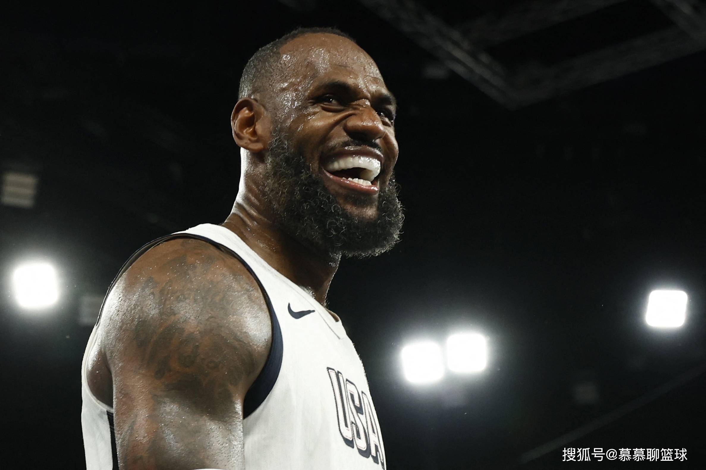 开云-詹姆斯新星出色发挥表现突出，西班牙队前途光明！赛场气氛高涨的简单介绍