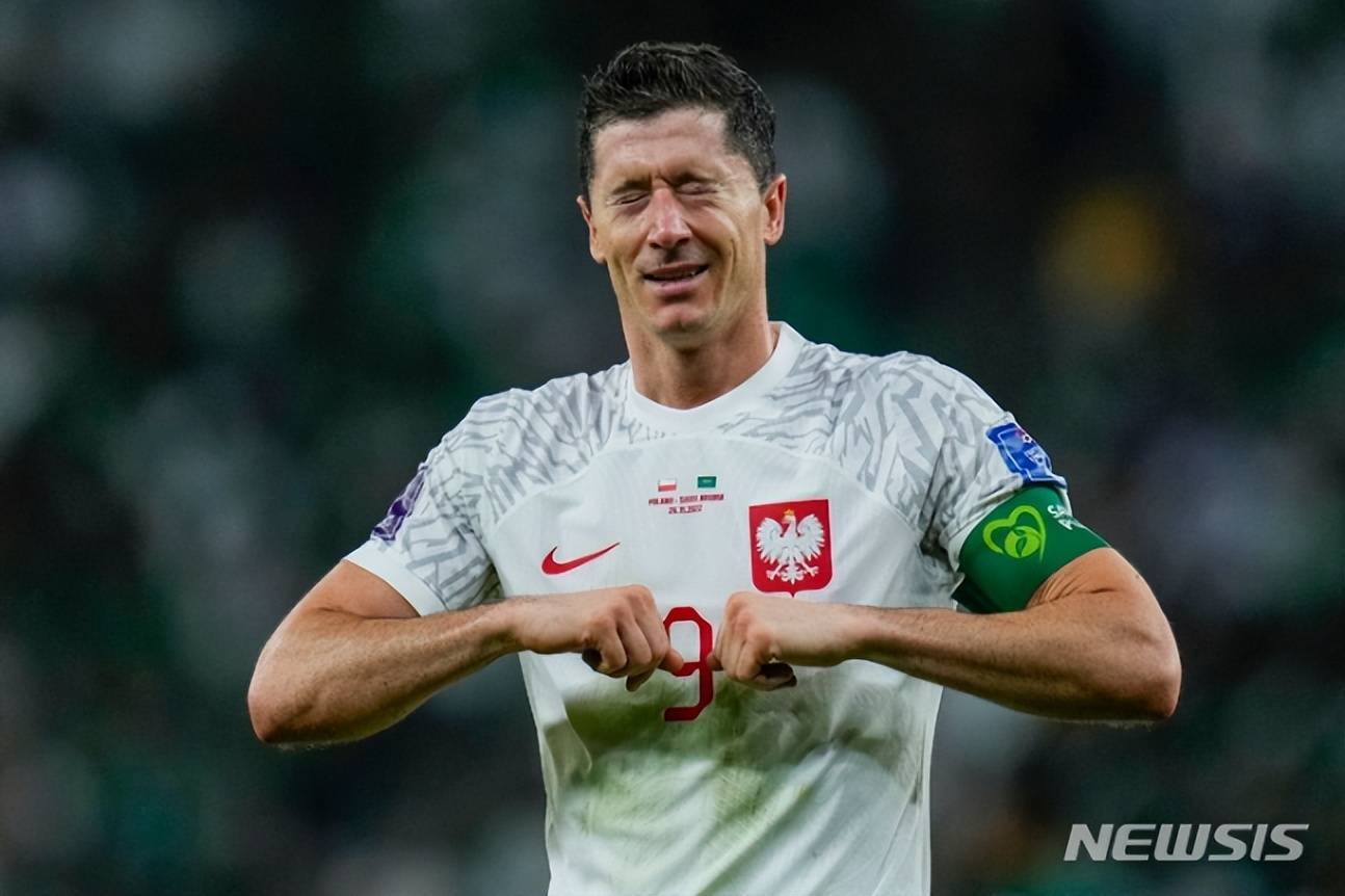 开云-关于莱万多夫斯基在德国队比赛中精彩发挥，战术调整引发热议！的信息