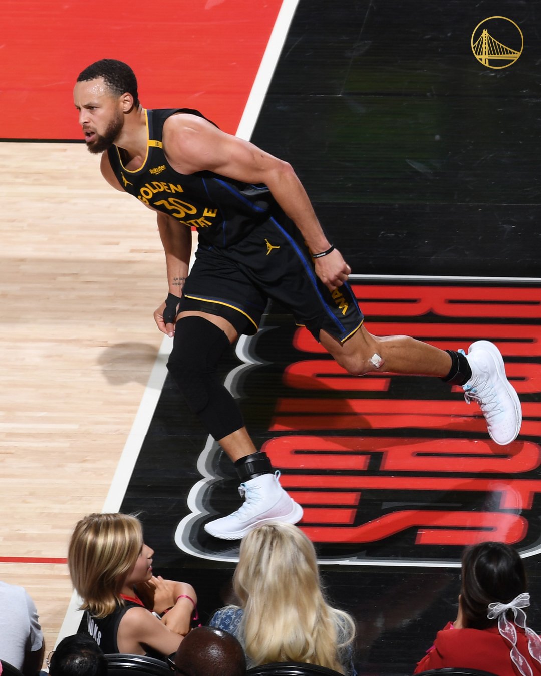 开云-库里爆冷击败美国队，比分优势明显引爆全场！的简单介绍